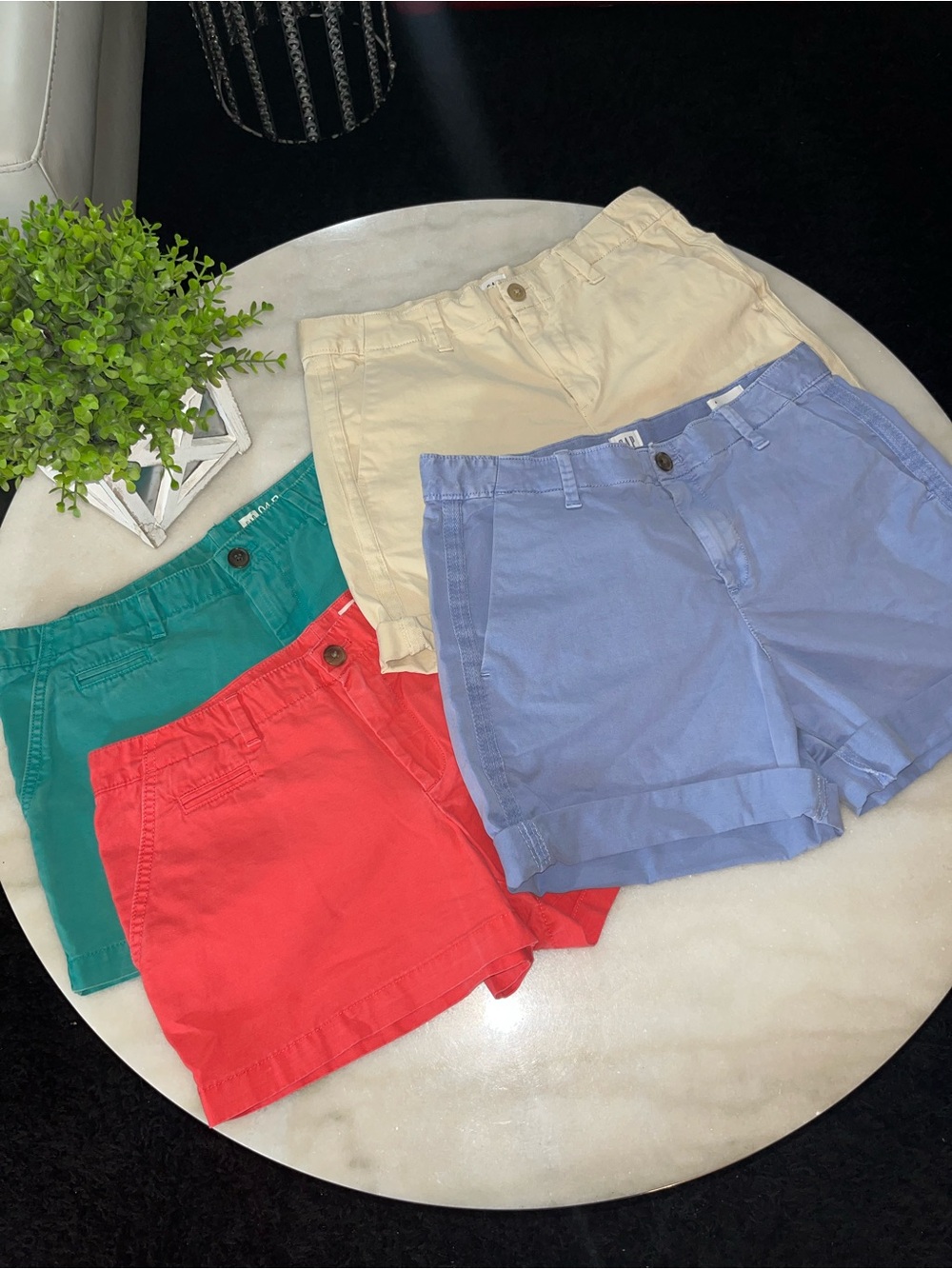GAP women's kelly cotton/ girlfriend chino shorts size 4. Bundle